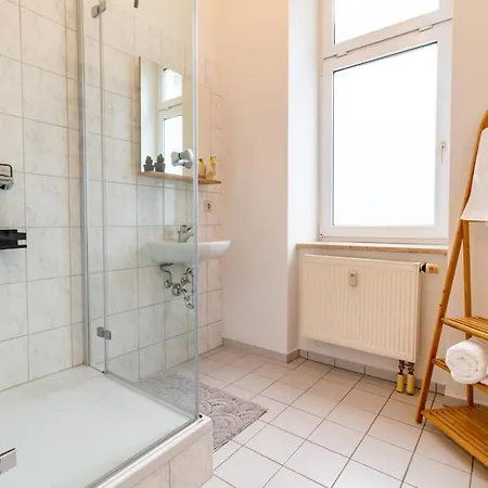 Exklusive Mit Kingsize-bett I 75qm I Am I Netflix I Gratis Kaffee&teeangebot Apartment