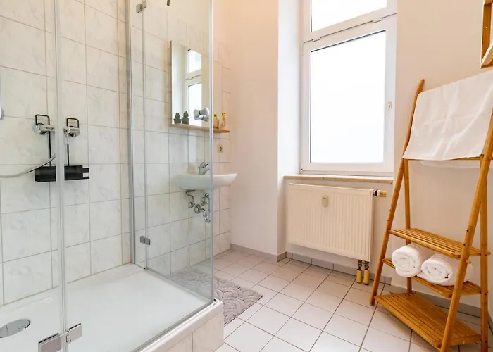 Exklusive Mit Kingsize-bett I 75qm I Am I Waschmaschine I Streaming I Gratis Kaffee & Teeangebot شقة